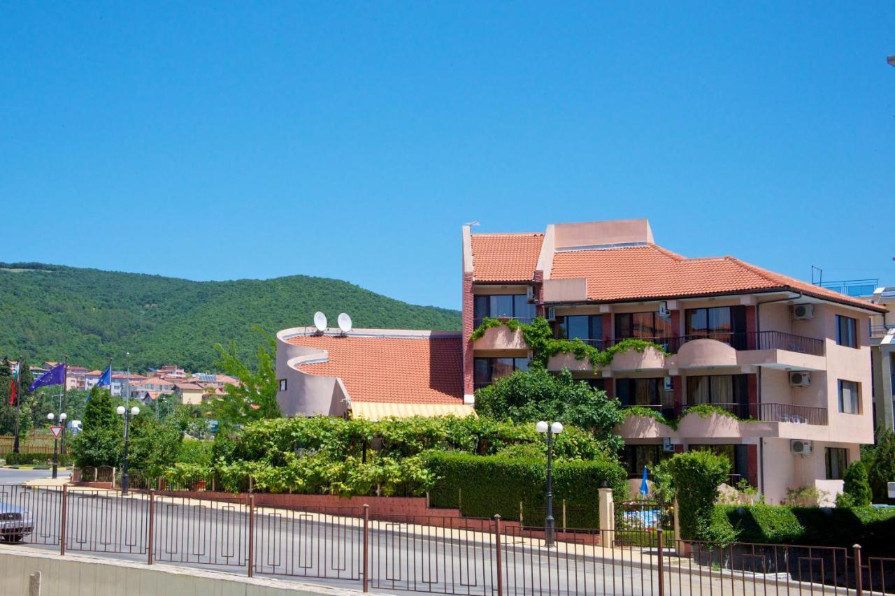 Family Hotel Rainbow Sweti Wlas Exterior foto
