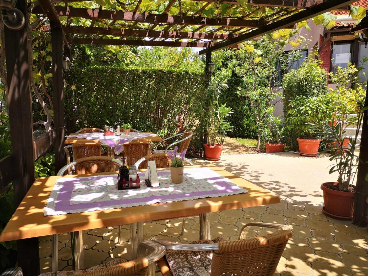 Family Hotel Rainbow Sweti Wlas Exterior foto